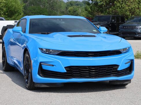 Used 2022 Chevrolet Camaro LT w/ Technology Package image 4