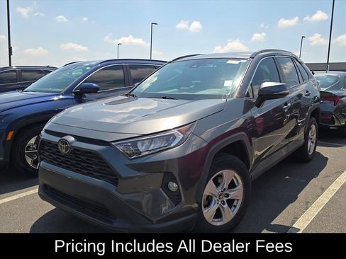 Used 2021 Toyota RAV4 XLE FWD image 3