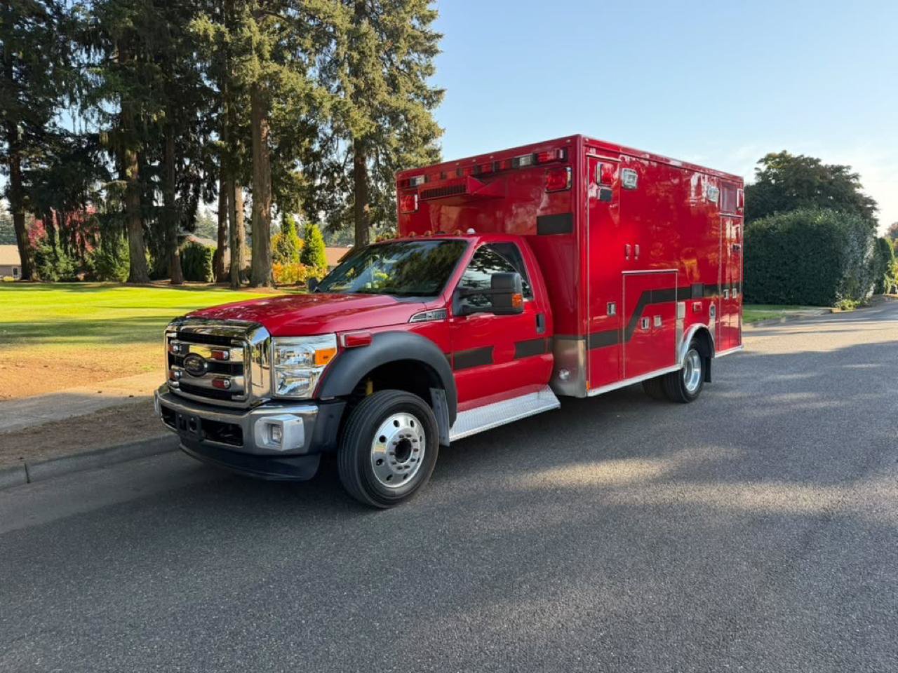 Used 2012 Ford F450 XLT w/ Ambulance Preparation Pkg RWD image 2