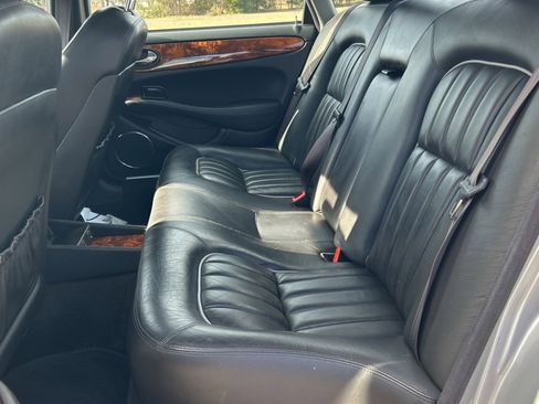 Used 2002 Jaguar XJ8 image 12