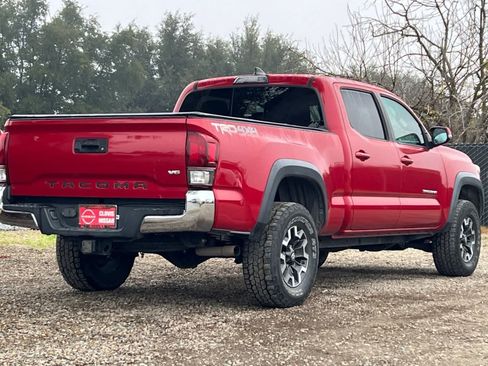 Used 2018 Toyota Tacoma TRD Off-Road image 3