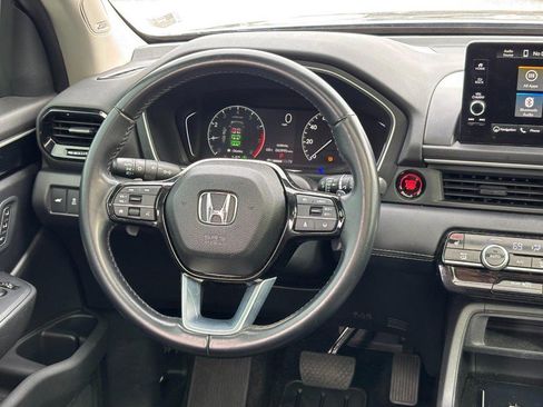 Used 2023 Honda Pilot Touring image 15