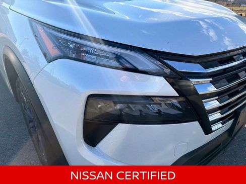 Certified 2025 Nissan Rogue SV AWD/4WD image 4
