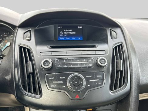 Used 2015 Ford Focus SE image 26