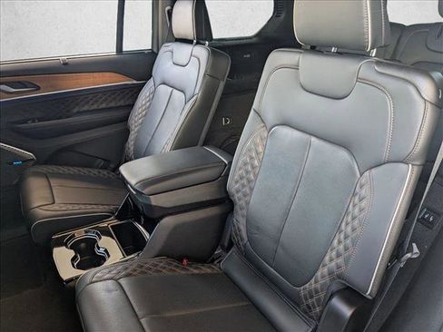 Used 2023 Jeep Grand Cherokee L Summit AWD/4WD image 21
