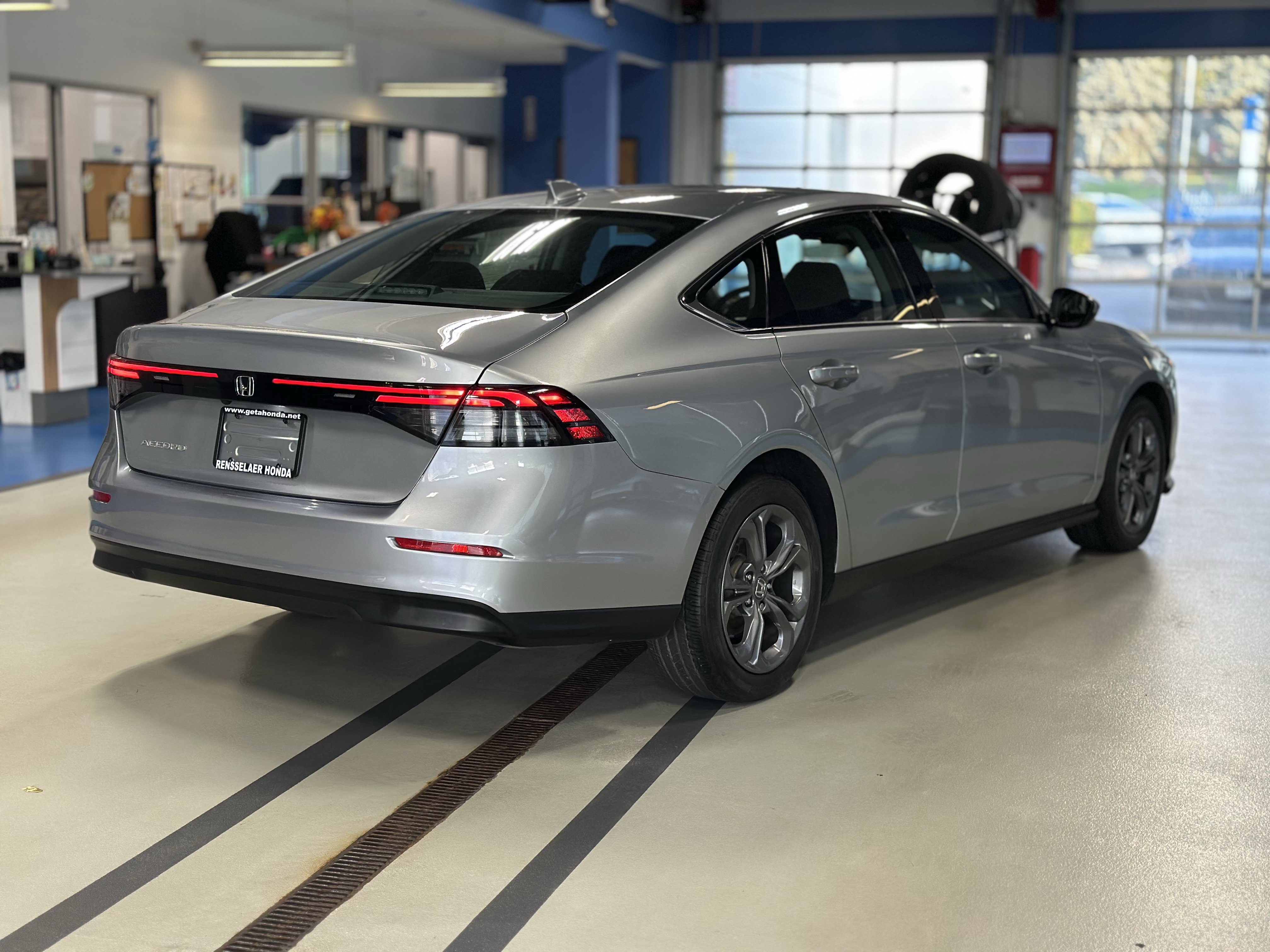 Used 2024 Honda Accord EX image 5