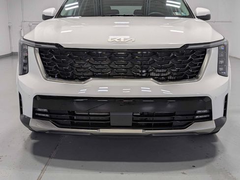 Certified 2025 Kia Sorento EX AWD/4WD image 2