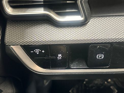 Used 2023 Kia Sportage LX FWD image 26