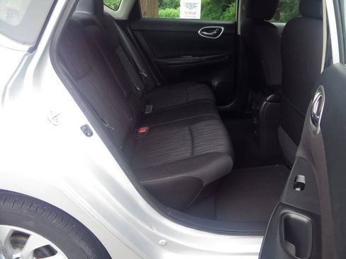 Used 2019 Nissan Sentra SV FWD image 11