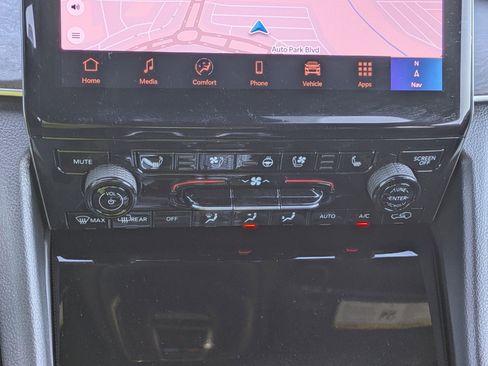 New 2025 Jeep Grand Cherokee Limited w/ Luxury Tech Group II AWD/4WD image 15