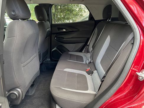 Used 2025 Chevrolet TrailBlazer LT FWD image 38