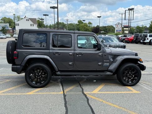 Used 2023 Jeep Wrangler Unlimited Sahara AWD/4WD image 7