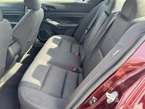 Used 2024 Nissan Altima 2.5 SV FWD image 10