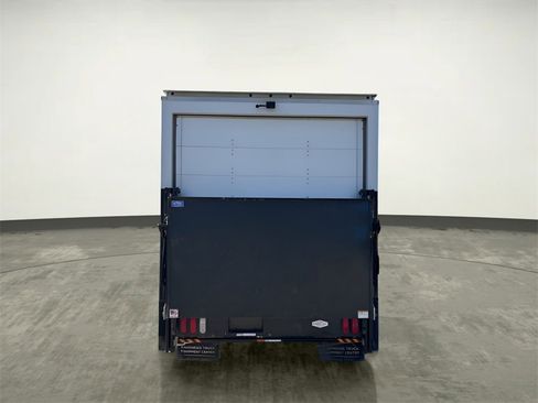 Used 2022 Ford E-350 and Econoline 350 Super Duty w/ Power Windows & Locks Group image 3