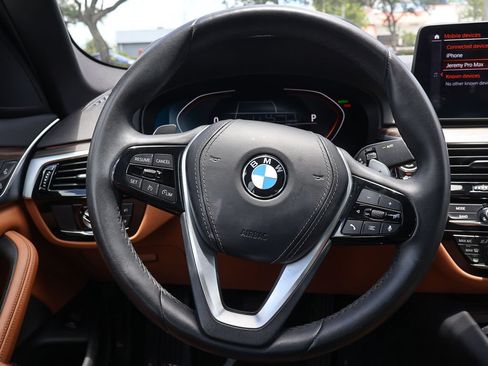 Used 2023 BMW 530i w/ Convenience Package RWD image 39