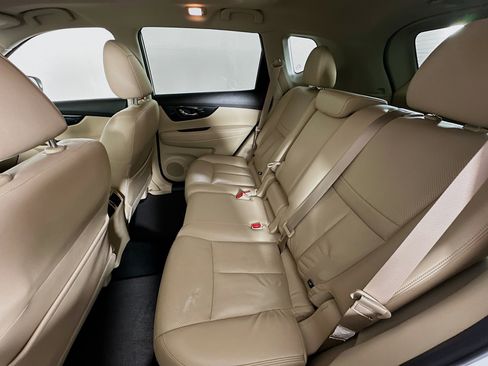 Used 2018 Nissan Rogue SL w/ Premium Package image 29