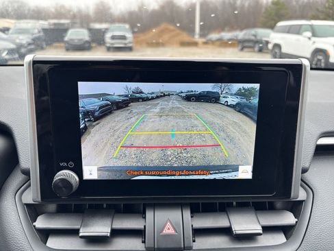 Used 2025 Toyota RAV4 XLE image 17