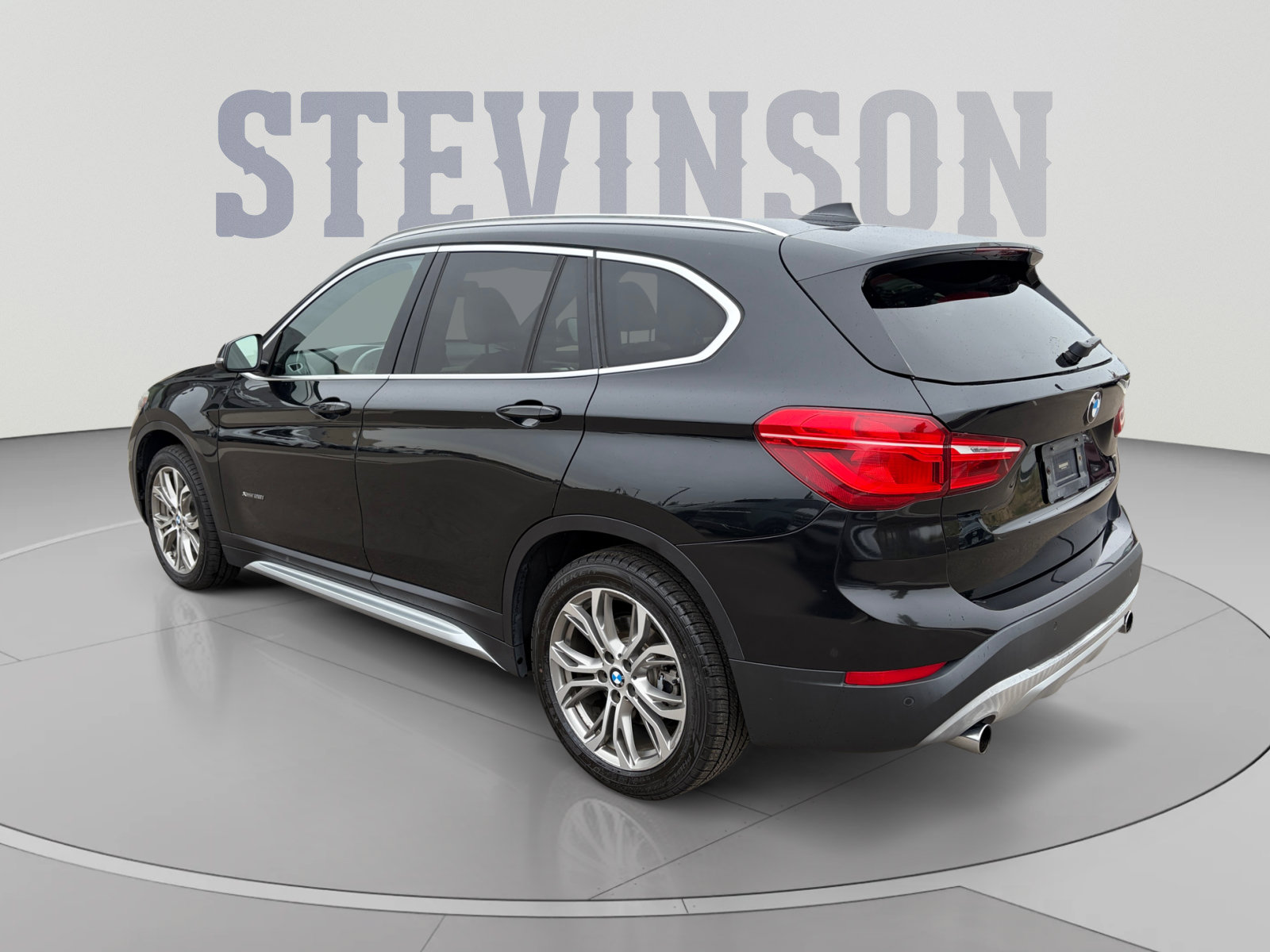 Used 2017 BMW X1 xDrive28i AWD/4WD image 3