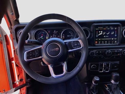 Used 2023 Jeep Wrangler Unlimited Sahara w/ Cold Weather Group AWD/4WD image 12