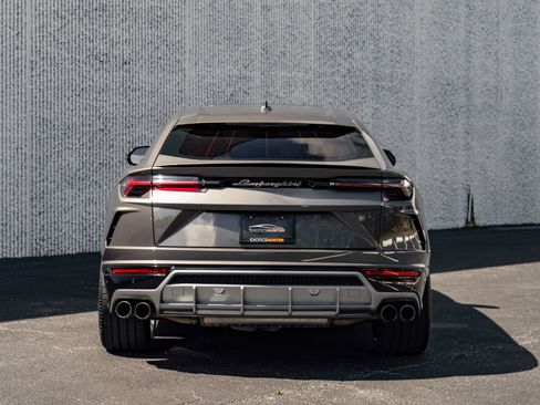 Used 2021 Lamborghini Urus image 19