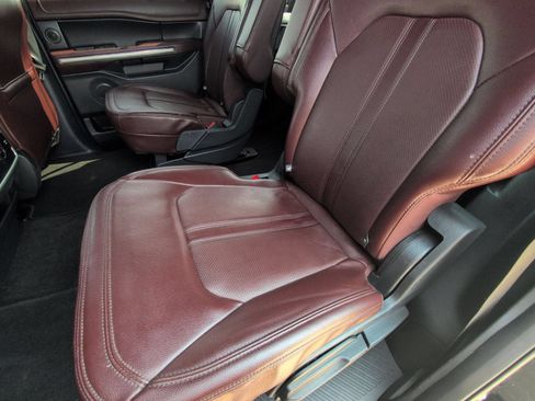 Used 2023 Ford Expedition Limited AWD/4WD image 29