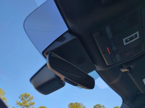 Used 2020 Jaguar E-PACE SE image 27