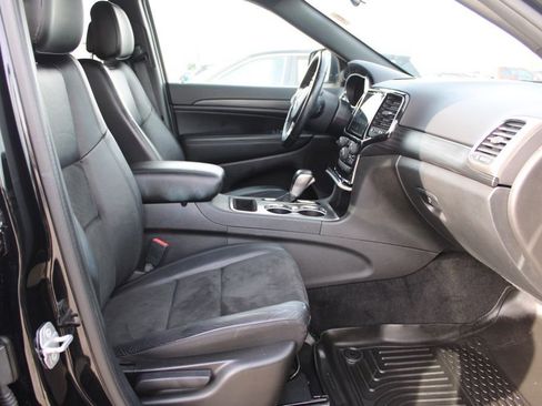 Used 2021 Jeep Grand Cherokee Laredo X image 21