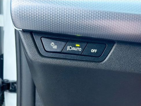 Used 2025 BMW X2 xDrive28i AWD/4WD image 17