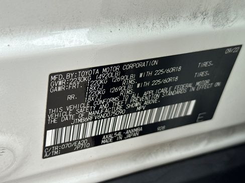 Used 2022 Toyota RAV4 XLE Premium AWD/4WD image 27