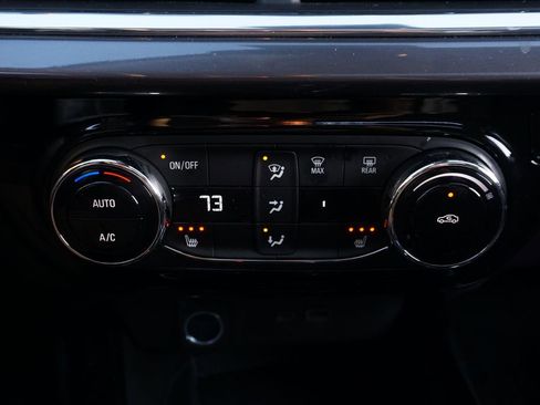 Used 2026 Chevrolet Trax ACTIV w/ Sunroof Package FWD image 15