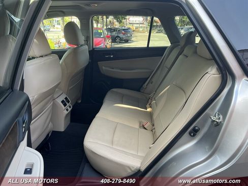 Used 2017 Subaru Outback 2.5i Limited AWD/4WD image 25