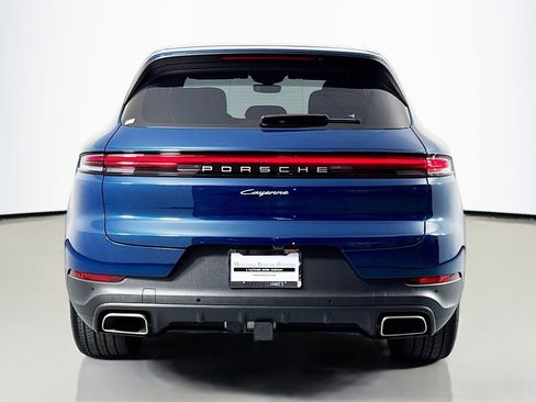 Used 2024 Porsche Cayenne image 3