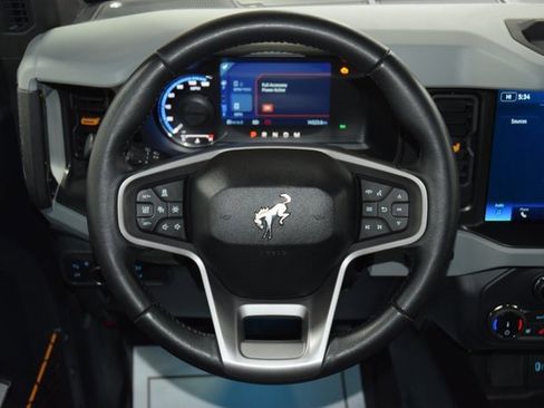 Used 2022 Ford Bronco Badlands image 32