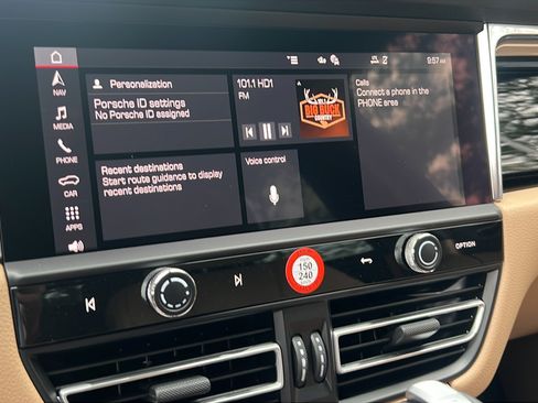 New 2026 Porsche Macan AWD/4WD image 27