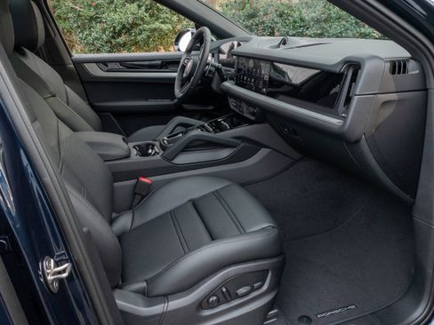 New 2026 Porsche Cayenne Coupe AWD/4WD image 30