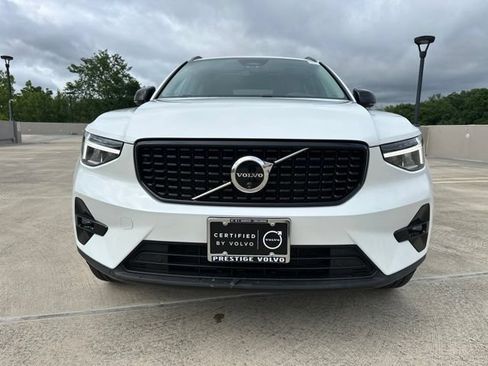 Certified 2024 Volvo XC40 B5 Plus w/ Protection Package Premier AWD/4WD image 2