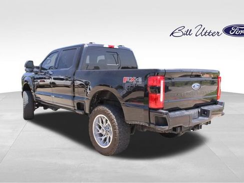 Used 2023 Ford F250 Lariat w/ Sport Appearance Package AWD/4WD image 7