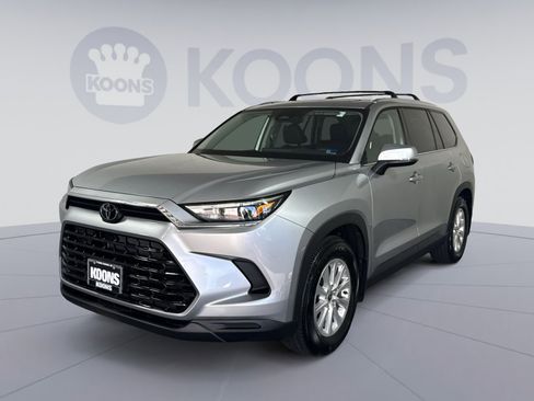 Used 2025 Toyota Grand Highlander FWD image 1