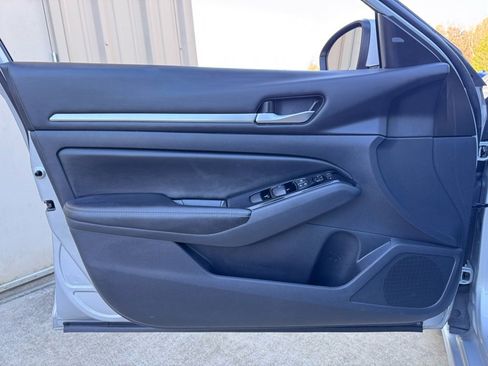 Used 2023 Nissan Altima 2.5 SV image 21