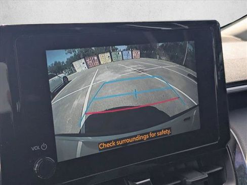 Used 2025 Toyota Corolla Cross LE FWD image 11