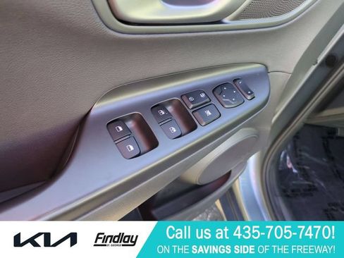 Used 2021 Hyundai Kona Limited AWD/4WD image 14