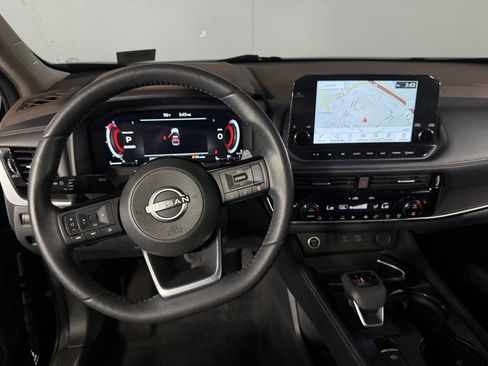 Used 2023 Nissan Rogue Platinum w/ Platinum Premium Package FWD image 15