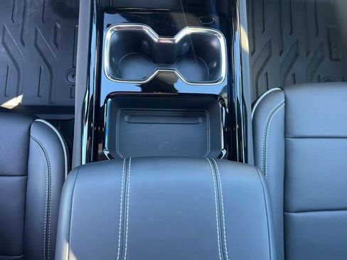 Used 2025 Chevrolet Silverado EV LT AWD/4WD image 24