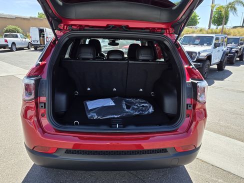 New 2025 Jeep Compass Latitude w/ Altitude Special Edition image 17