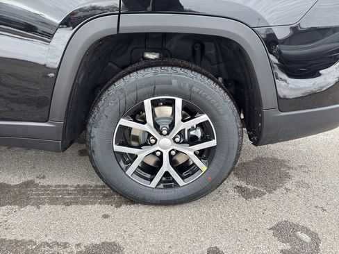 New 2025 Jeep Grand Cherokee L Limited w/ Trailer Tow Package image 40