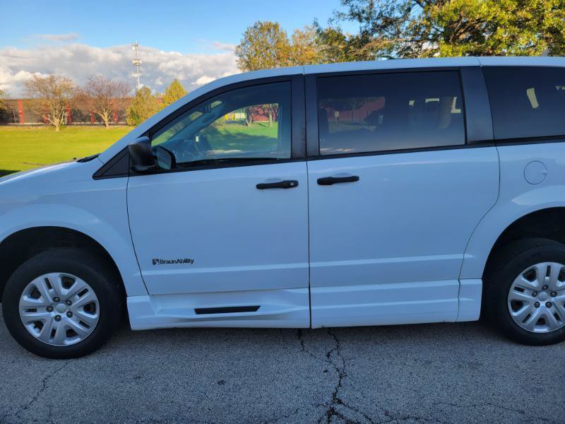 Used 2019 Dodge Grand Caravan SE w/ Power Convenience Group I FWD image 11