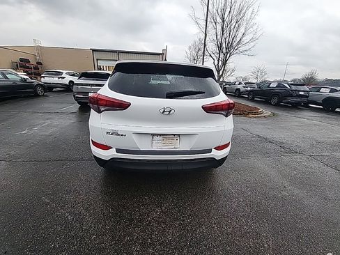 Used 2018 Hyundai Tucson SE image 4