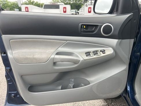 Used 2007 Toyota Tacoma PreRunner RWD image 11