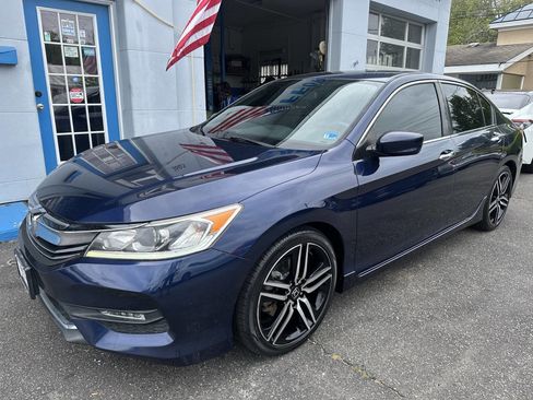 Used 2017 Honda Accord Sport image 3