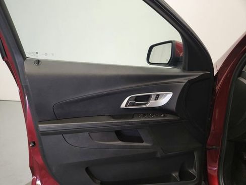 Used 2017 Chevrolet Equinox LT FWD image 28